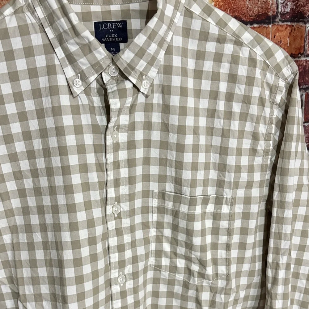 J. Crew classic flex washed medium mens Beige Checkered Button Down Shirt plaid